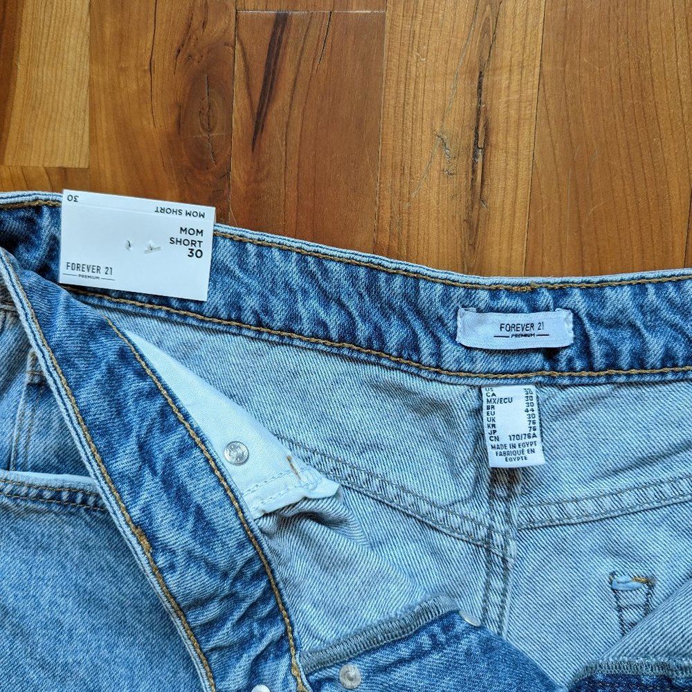 Distressed Denim Mom Short - Picture 3 of 6